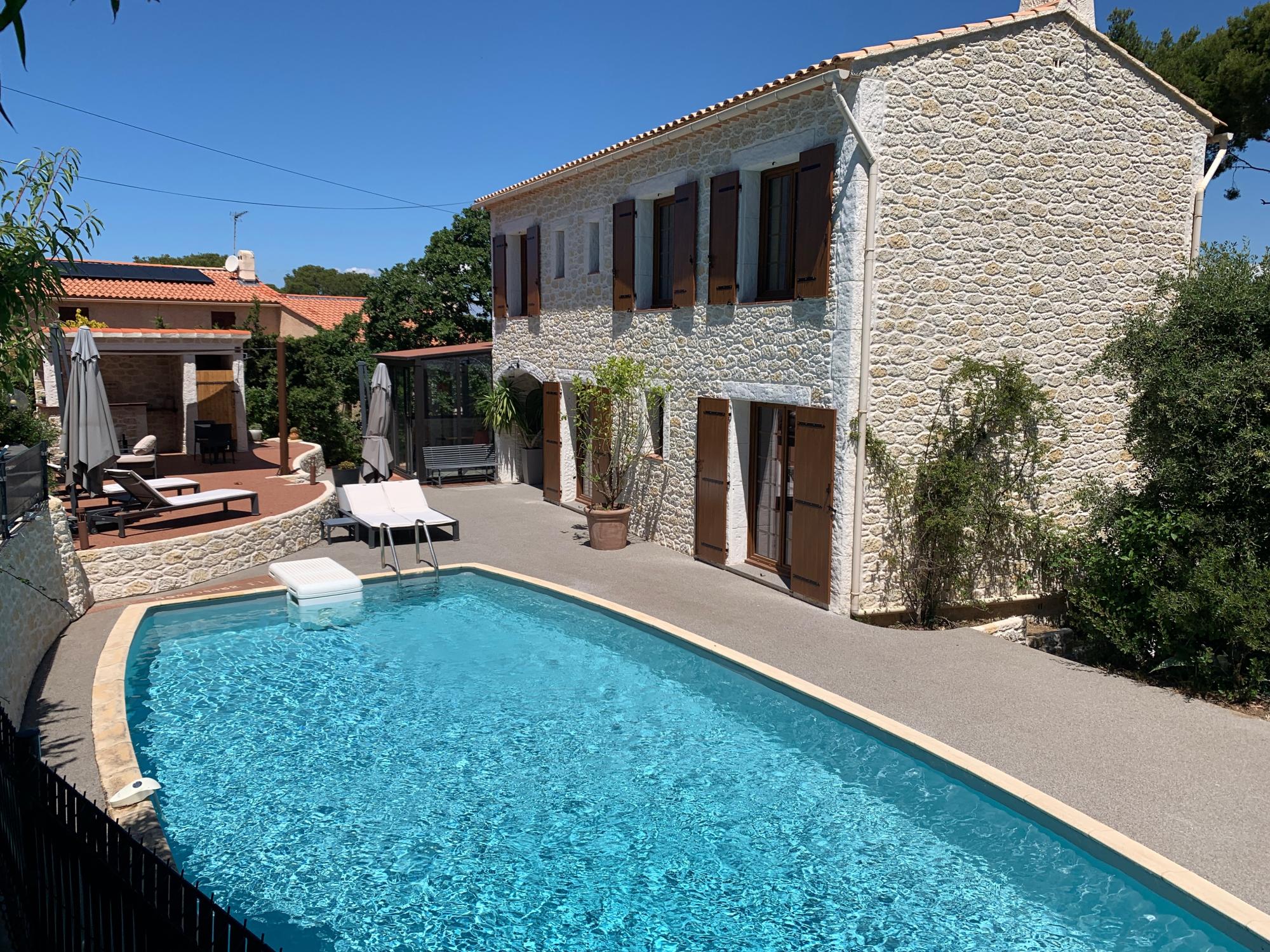 location villa six fours